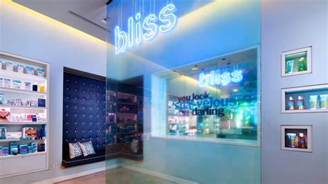 Spa bliss - Bliss is open to guests 13 years of age or older. Guests between the ages of 13 and 17 must be accompanied by a parent. When you book an appointment online, please call to reserve your complimentary hour in Bliss. Please …